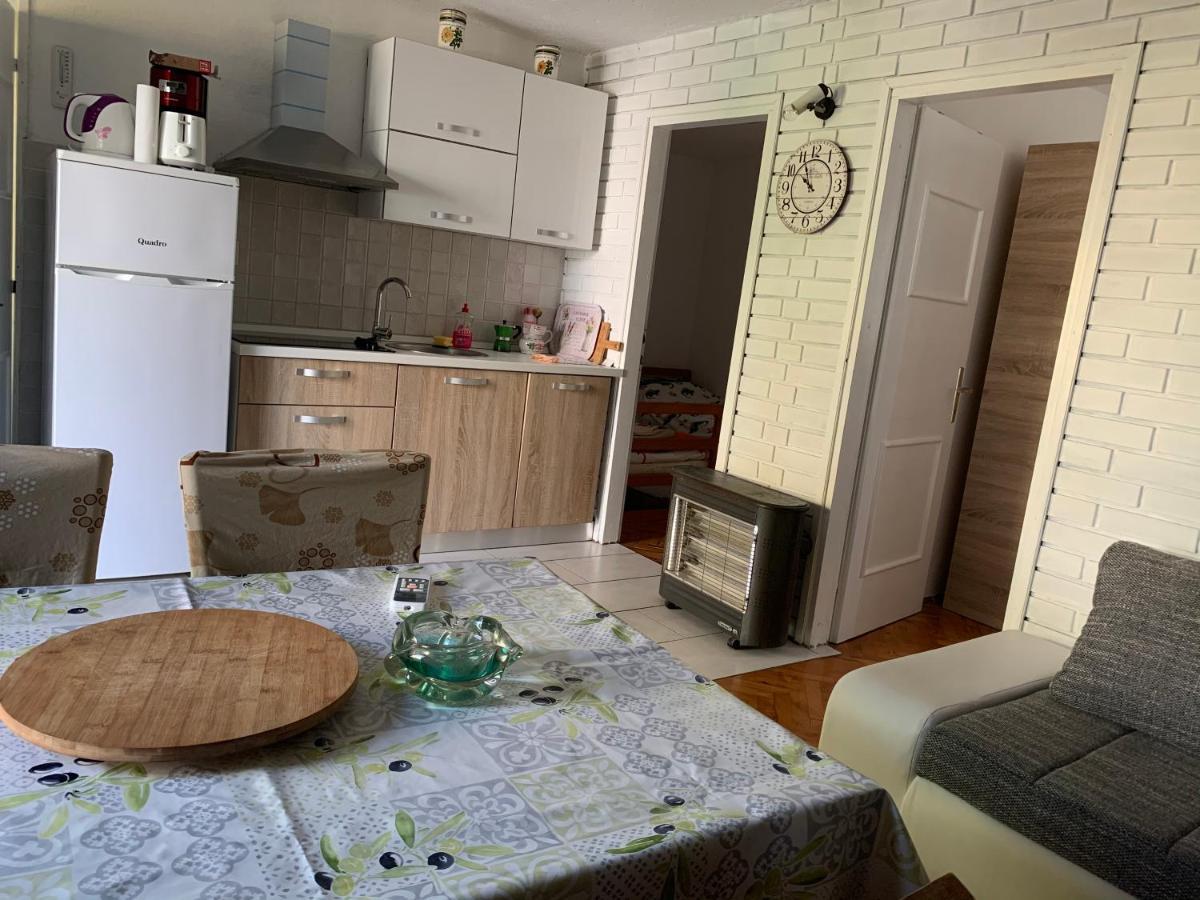 Lili Apartments, Sv Dunata 18 Корнич Екстер'єр фото