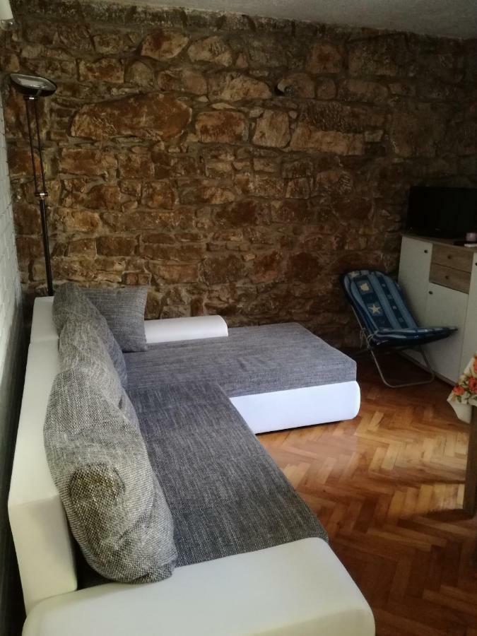 Lili Apartments, Sv Dunata 18 Корнич Екстер'єр фото