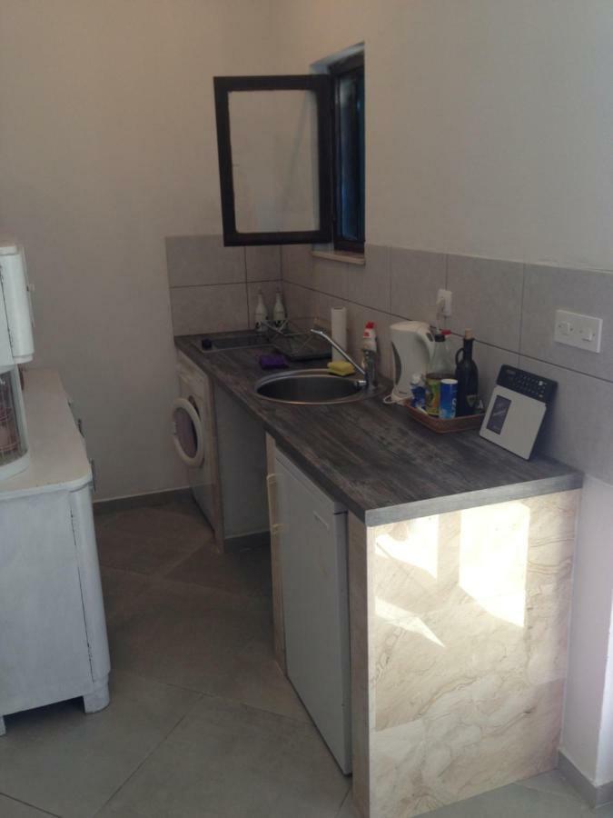 Lili Apartments, Sv Dunata 18 Корнич Екстер'єр фото